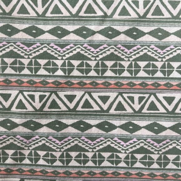 Hollister Geometric Mini Skirt Green Cream Pink Women’s Size XS NWOT - Picture 3 of 6